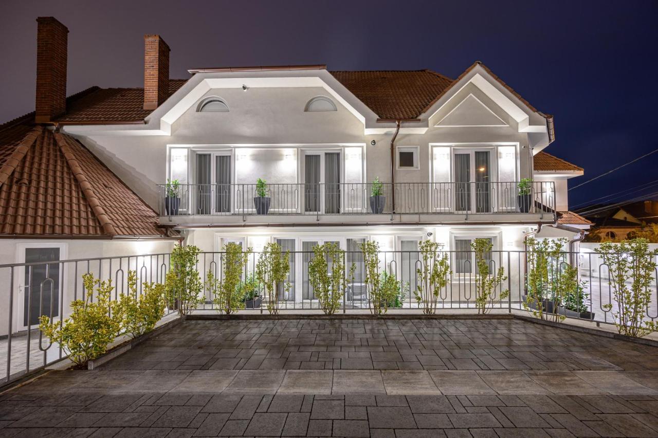 Dozsa Residence オラデア エクステリア 写真