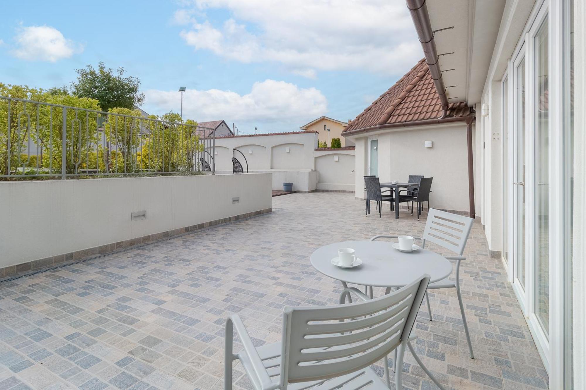 Dozsa Residence オラデア エクステリア 写真
