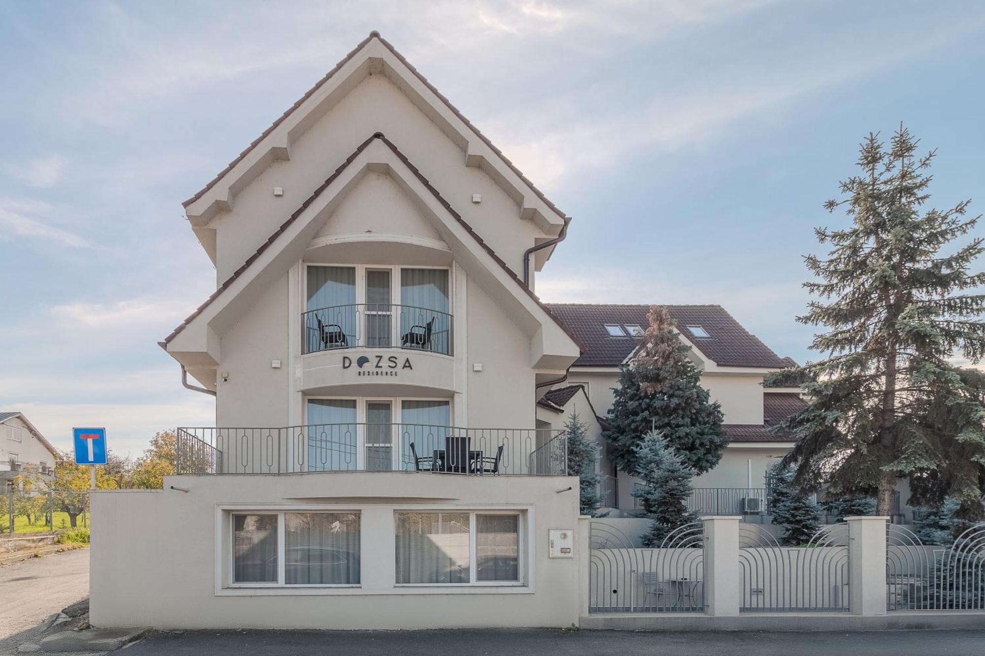 Dozsa Residence オラデア エクステリア 写真